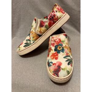 Born Floral Size 8.5 Women’s Sneakers Flats Slip On Comfort Shoes EUC